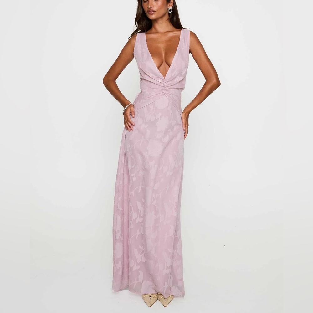 Princess Polly NWOT
Frederica Plunge Burnout Maxi Dress
Mauve.